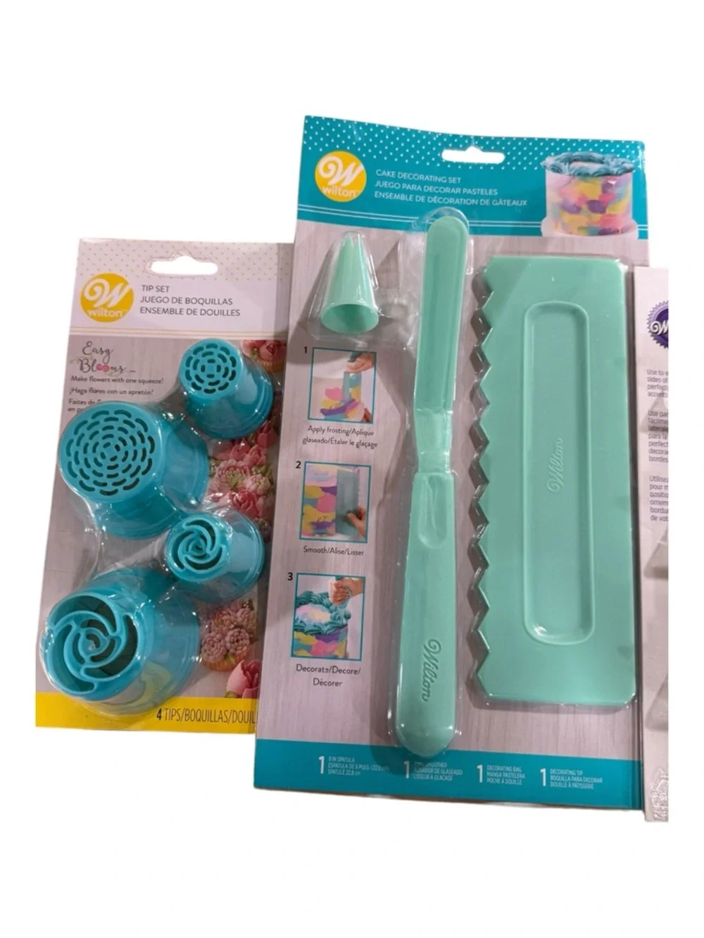 Wilton Cake Decorating Bundle Tools Kit Tips Spatula Marker Cupcake Insert New